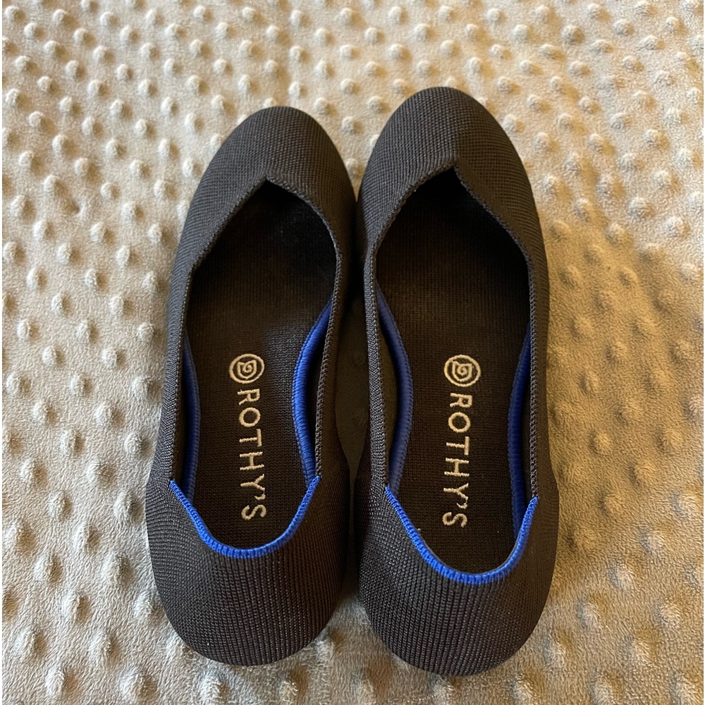 9.5 round toe black. Used but good condition.